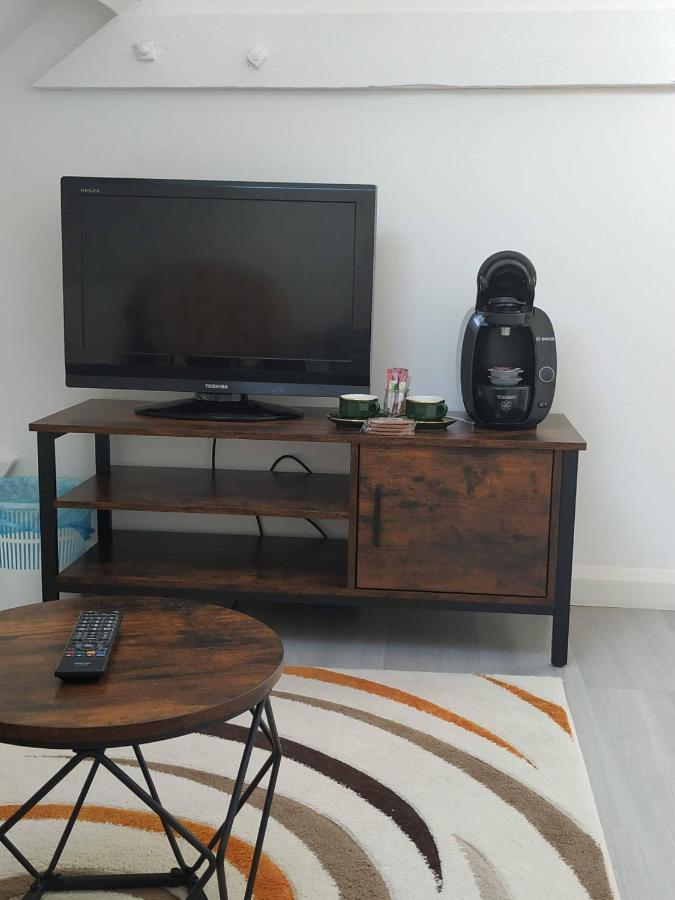Le Jardin B&B Isigny-le-Buat Bagian luar foto