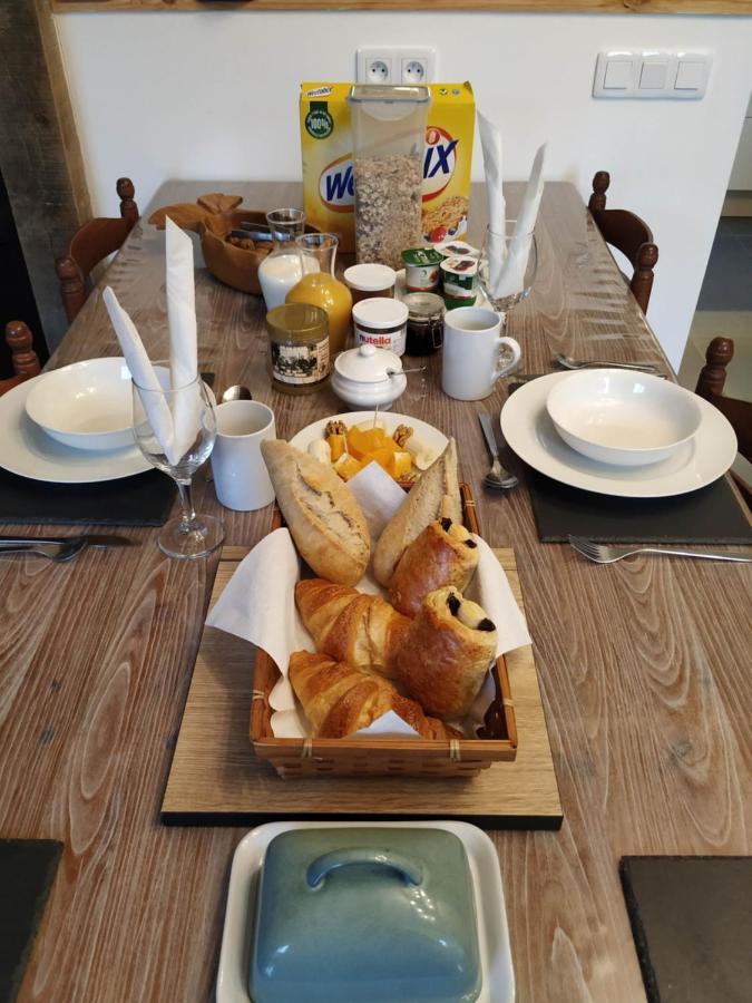 Le Jardin B&B Isigny-le-Buat Bagian luar foto