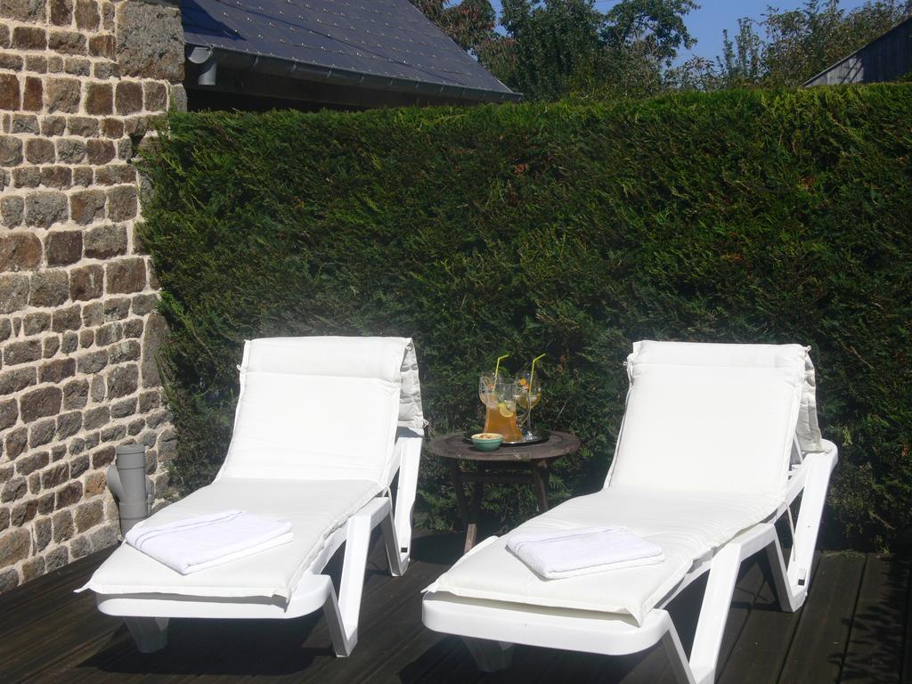 Le Jardin B&B Isigny-le-Buat Bagian luar foto