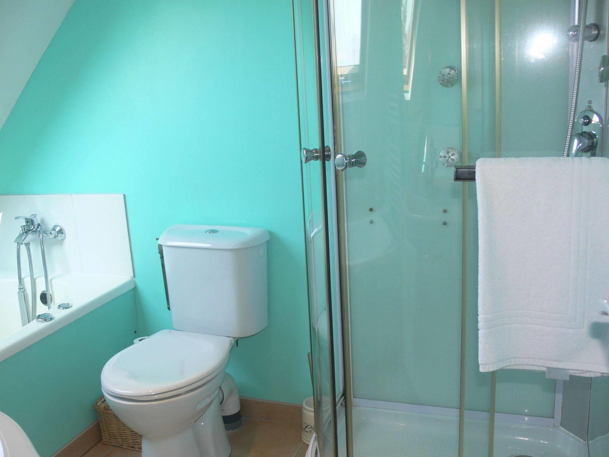 Le Jardin B&B Isigny-le-Buat Bagian luar foto