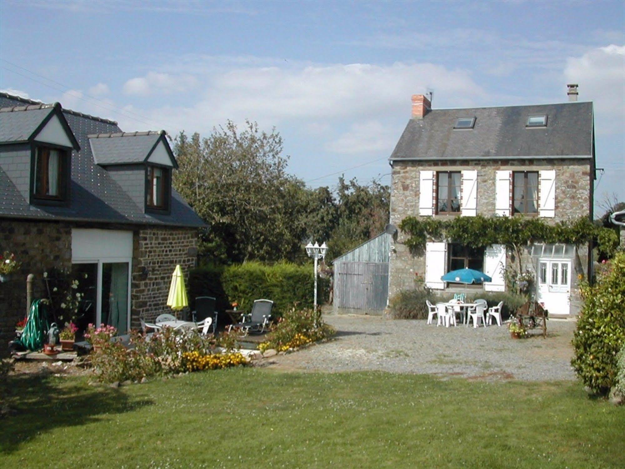 Le Jardin B&B Isigny-le-Buat Bagian luar foto